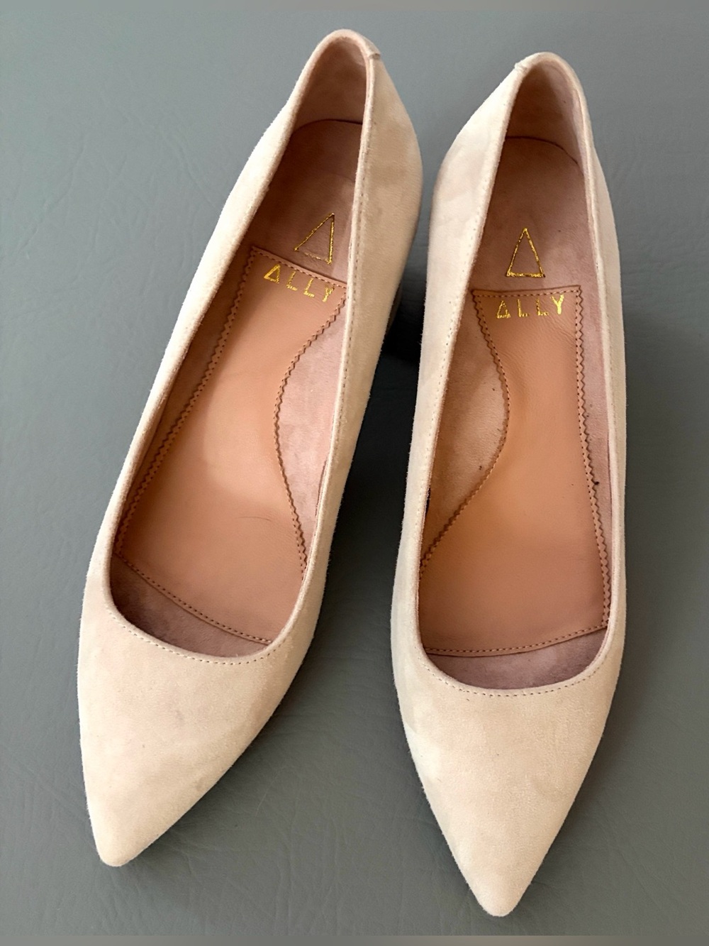 Ally Shoes Lower Block Heel Prowess Pearl Suede Lower Block Heel Size 37 View 4